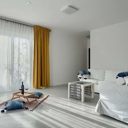 Feriehus Terrarossa & House With Pool